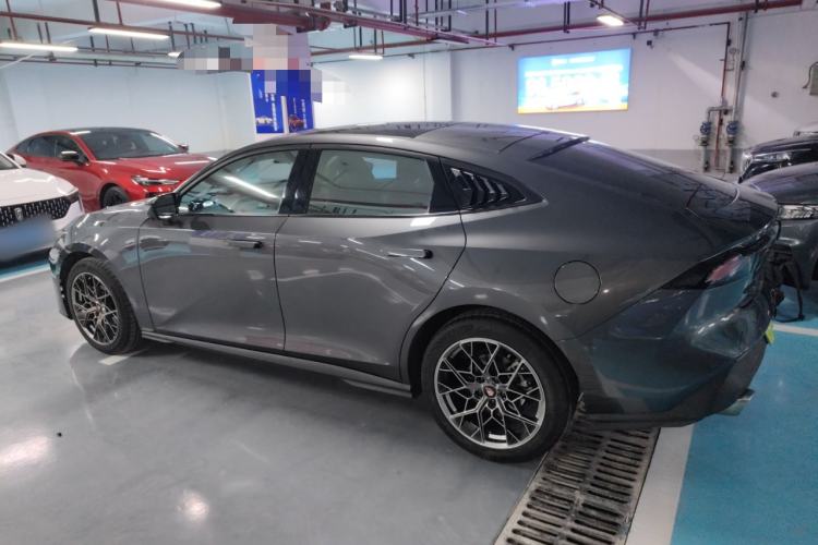 Used Changan UNI-V 2024 1.5T High-Energy Version
