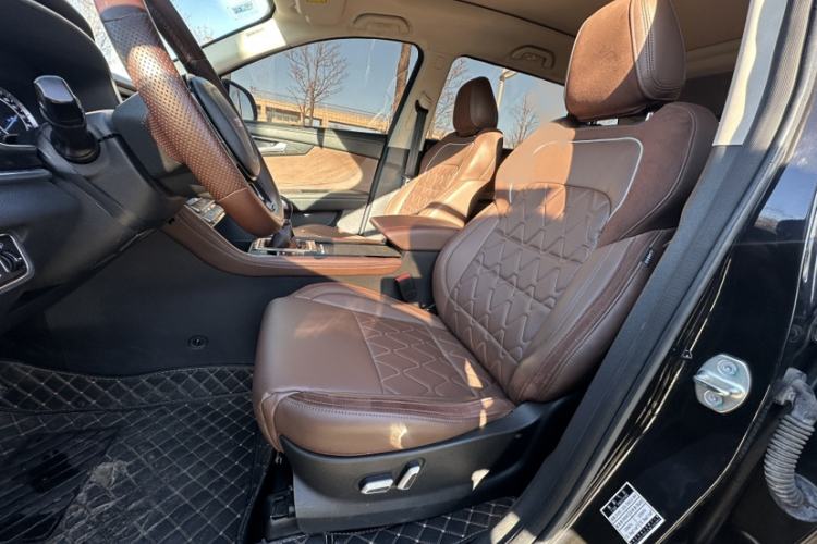 Used Sinotruk VGV U70 2020 1.5T Manual Luxury Edition 7 Seats