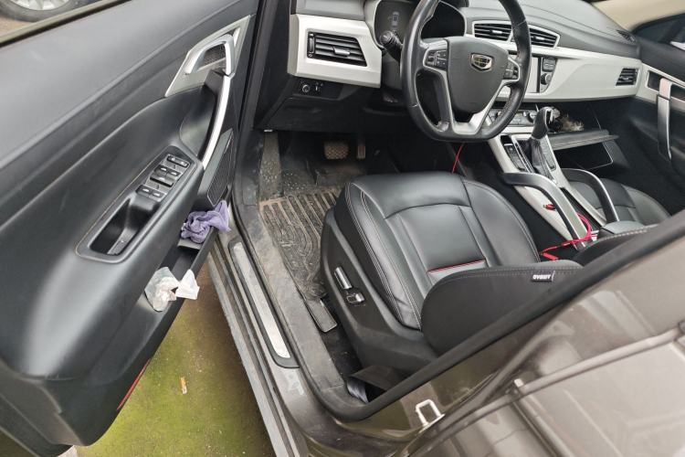 Used Geely Auto Emgrand X7 Sport 2018 1.8TD Automatic Two-Wheel Drive Smart Connect 4G Internet Edition Driver Seat