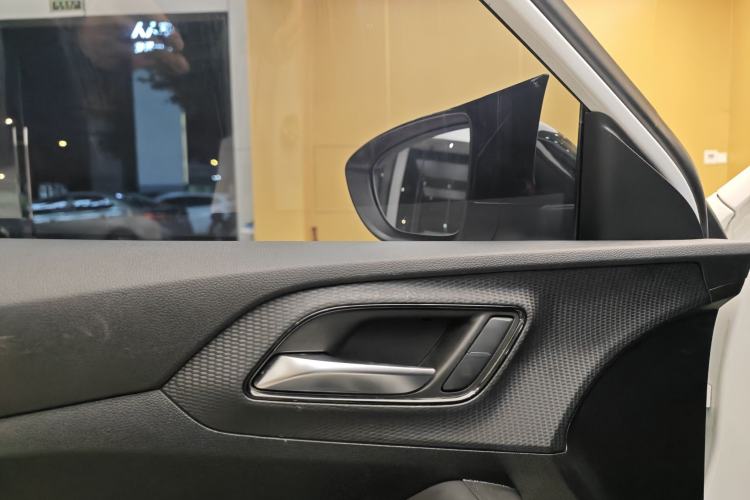 Used MG 5 2022 180 DVVT CVT Youth Luxury Edition
