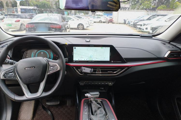 Used CHANGAN OSHAN X5 2021 1.5T DCT Prestige Edition Center Console