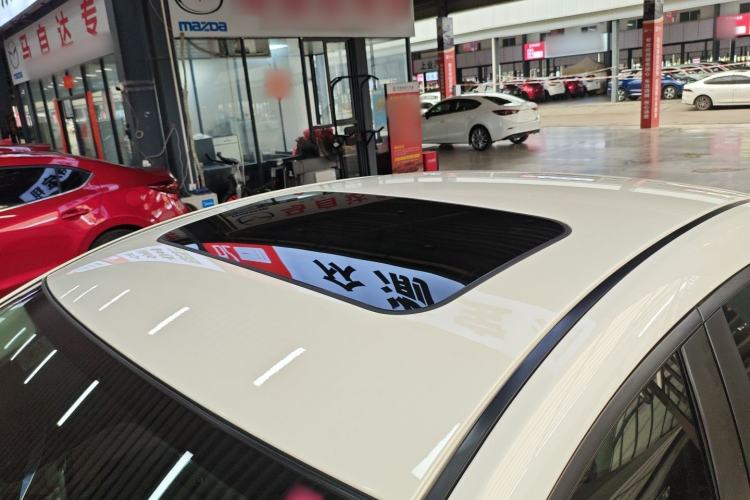 Used Mazda 3 Axela 2019 Cloud-Controlled Sedan 1.5L Automatic Luxury Model China VI Standard Roof