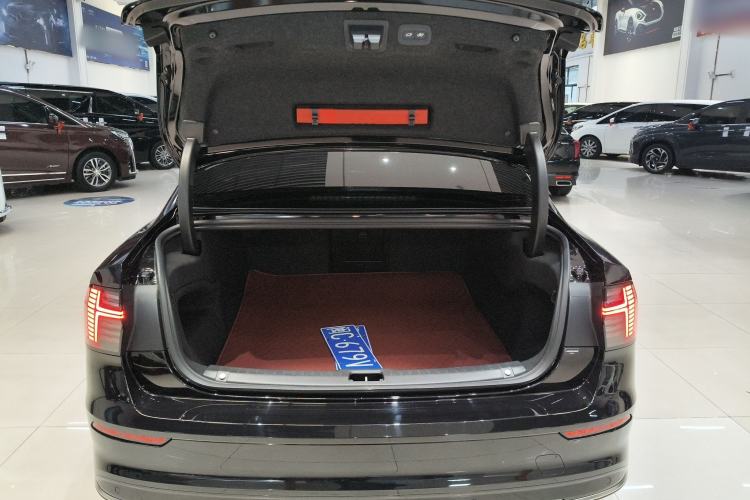 Used Volvo S90 2026 B5 Zhiyuan Luxury Edition