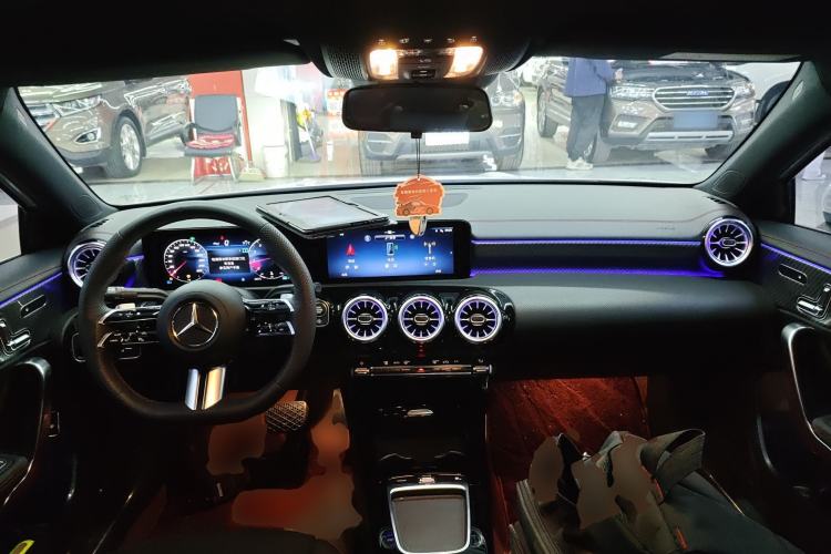 Used Mercedes-Benz A-Class 2024 Updated A 200 L Fashion Version Center Console