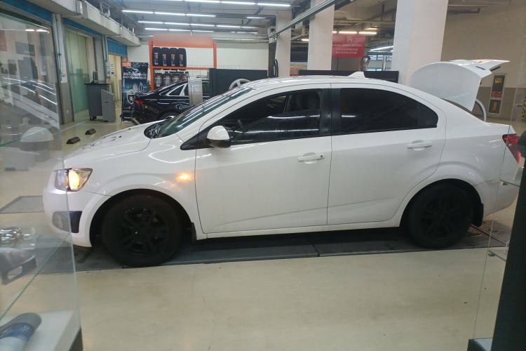 Used Chevrolet Aveo Sonic 2011 Sedan 1.4L Manual Transmission SE
