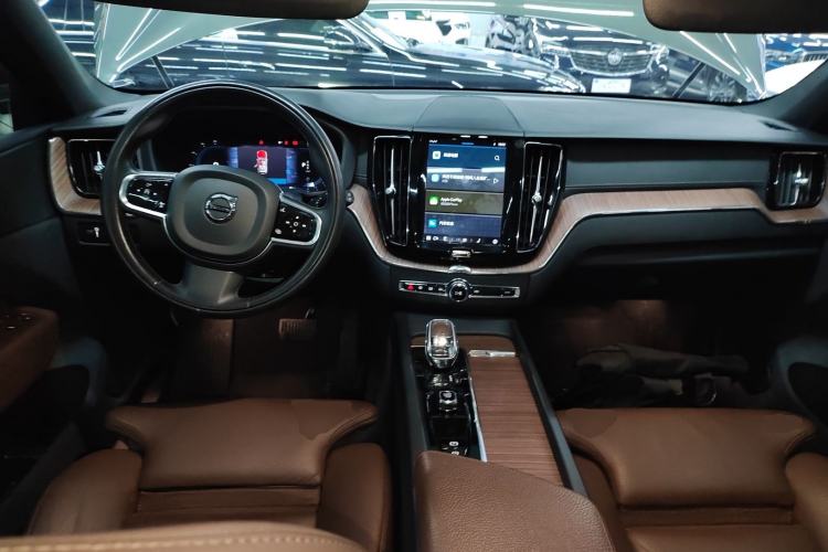 Used Volvo XC60 2022 B5 4x4 Smart Luxury Edition