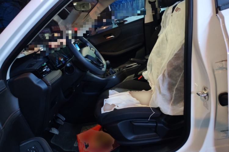 Used Roewe i5 2023 1.5L Manual Comfort Edition
