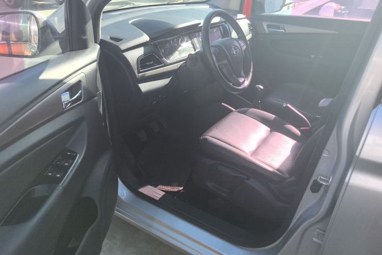 Used CHANGAN KAICHENG Oushang A600 2016 1.5L Manual Luxury 6-Seater