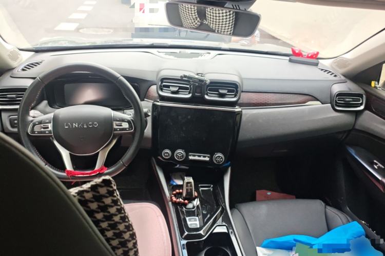 Used Lynk & Co 02 2018 1.5T DCT Two-Wheel Drive Pro Version China V Emission Standard Center Console