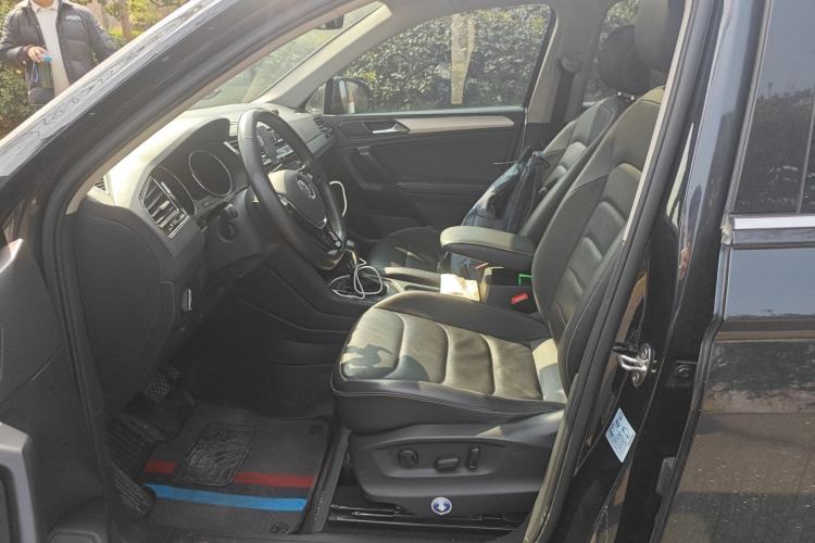 Used Volkswagen Tiguan L 2019 330TSI Automatic Two-Wheel Drive Smart Luxury Version China V Emission Standard
