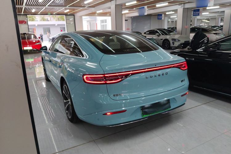 Used Hima Luxeed S7 2025 785 km Ultra