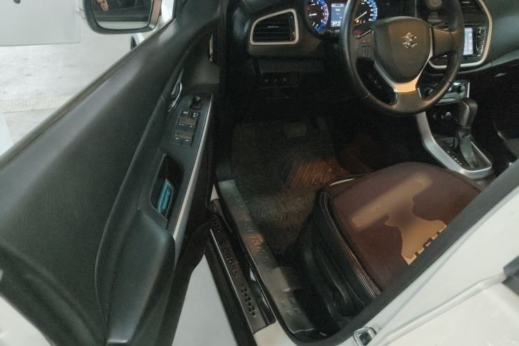 Used Suzuki S-Cross 2014 1.6L CVT Two-Wheel Drive Elite Version Driver Seat