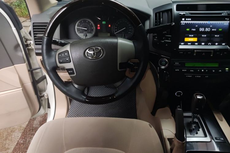 Used Toyota Land Cruiser 