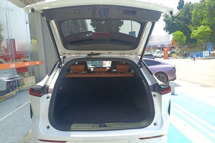 Used CHANGAN UNI-Z New Energy 2024 Blue Whale Smart Electric iDD 125km Excellence Model Trunk