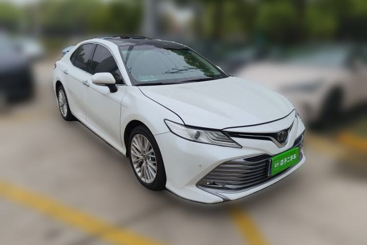 Used Toyota Camry 2018 2.5G Luxury Edition Front Right 45 Deg