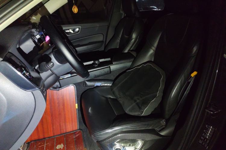 Used Volvo XC60 2019 T5 4x4 Smart Edition China V Standard
