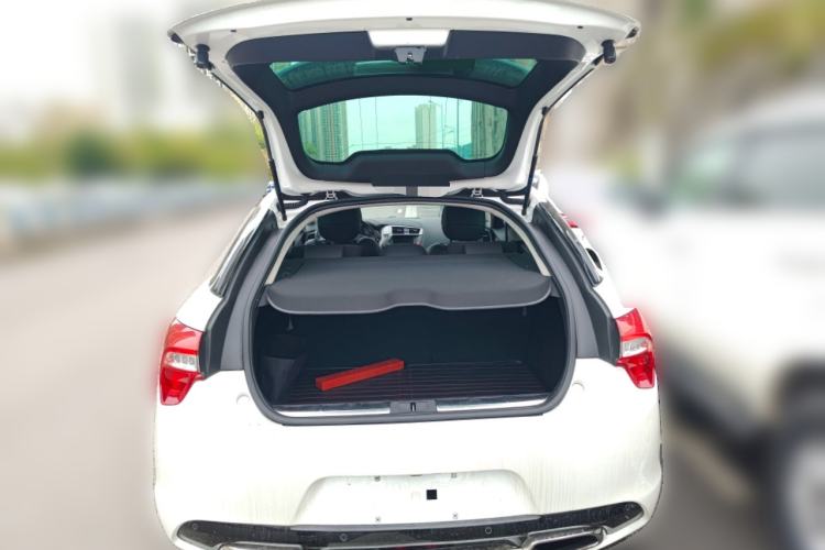 Used DS 5 2014 1.6T Luxury Edition THP160