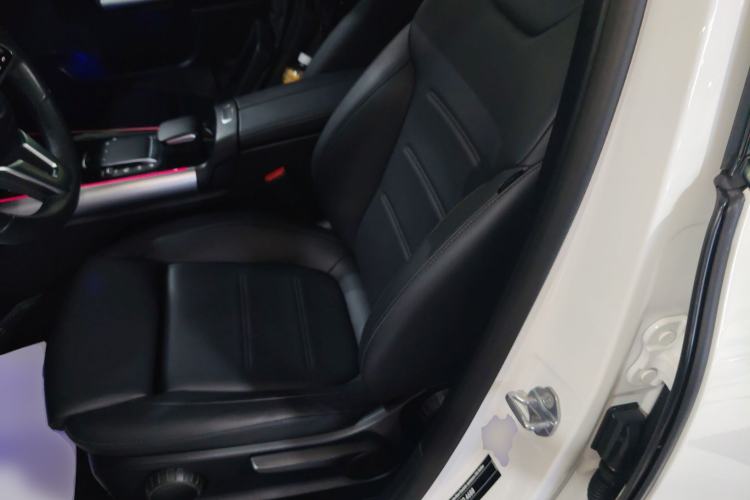 Used Mercedes-Benz GLA 2022 GLA 220 4MATIC Left Front Seat