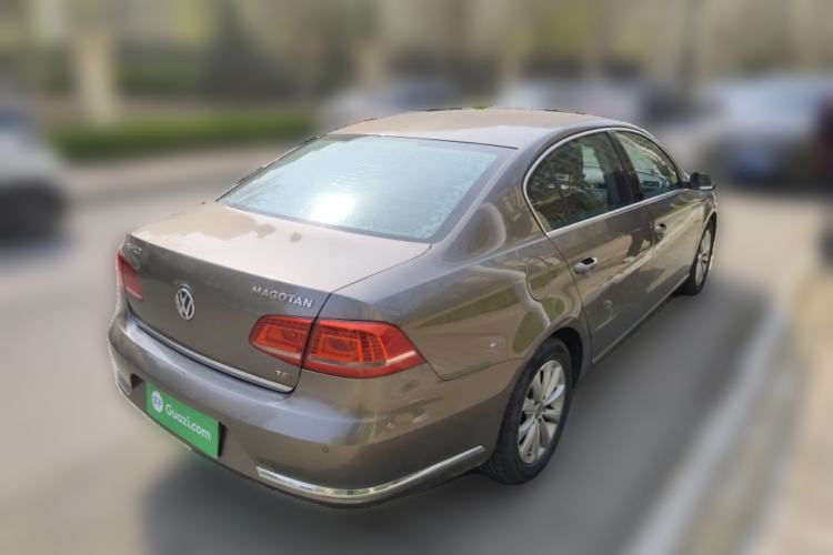 Used Volkswagen Magotan 2013 1.8TSI Luxury Model Rear Right 45 Deg