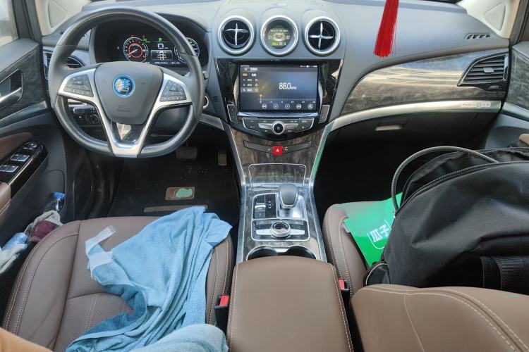 Used BYD Tang New Energy 2017 2.0T All-Wheel Drive Hyatt Model
