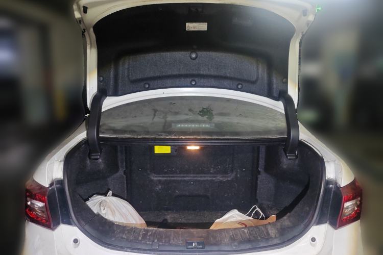 Used BYD Qin New Energy 2015 1.5T Dual-Crown Flagship Plus Edition Trunk