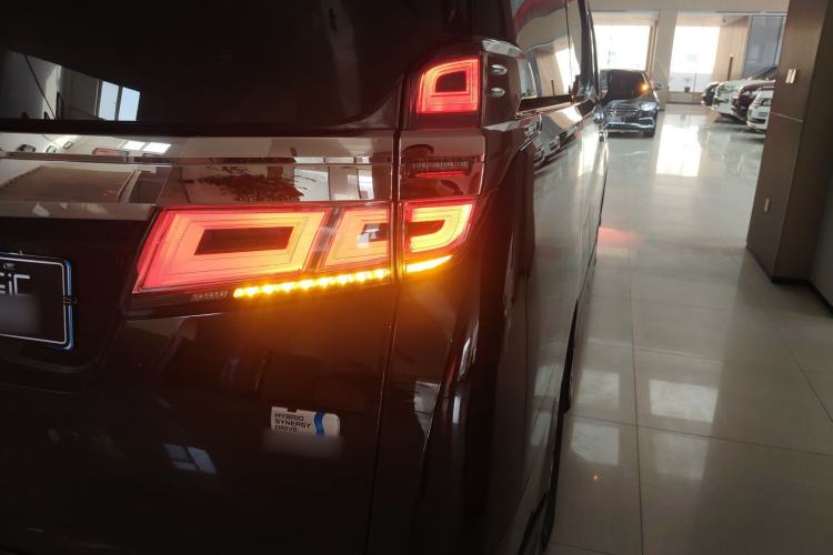 Used Toyota Vellfire 2021 Crown Dual-Engine 2.5L HV Prestige Edition Right Rear Taillight