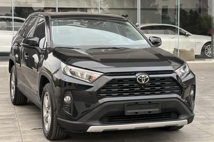 Used Toyota RAV4 2021 2.0L CVT Two-Wheel Drive Fashion PLUS Edition
