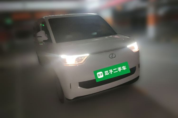 Used Ruichi EC75 2025 Model Passenger Vehicle Smart Driving Ultra-Charging Edition, Pioneer Type I, 52.16 kWh