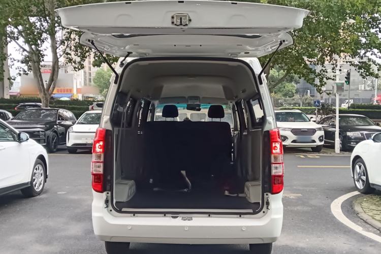 Used SRM Haoyun 2025 Launch Edition Farady 42.3 kWh 305 km 6 seats
