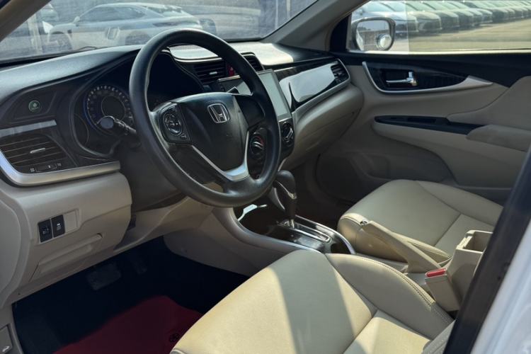 Used Honda Crider 2015 1.8L automatic luxury edition