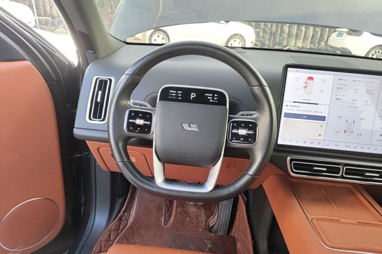 Used Li Auto L8 2023 Pro Model
