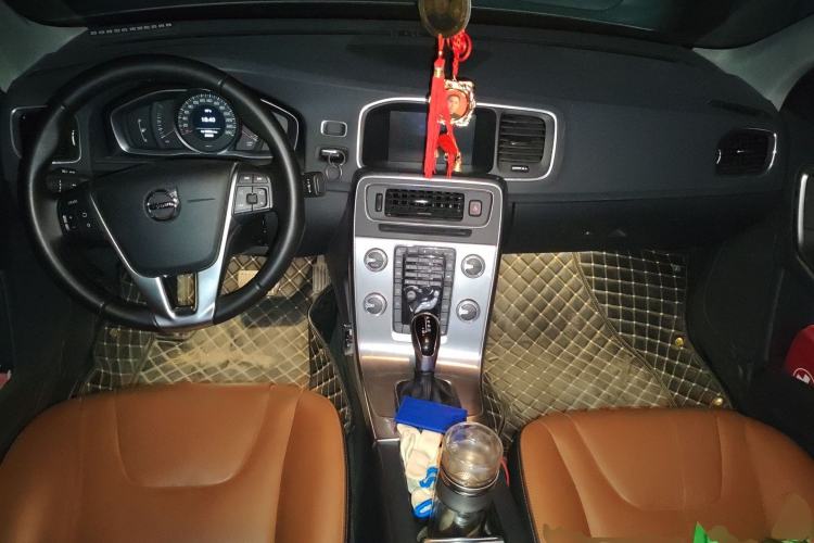 Used Volvo S60 2019 S60L T3 Intelligent Upgrade Edition Center Console