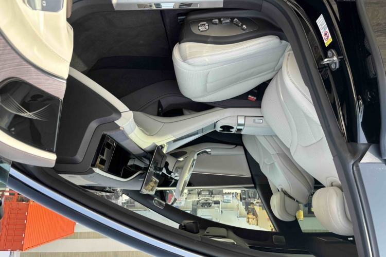 Used Denza Z9 2024 1100 km Four-Wheel Drive Max Version