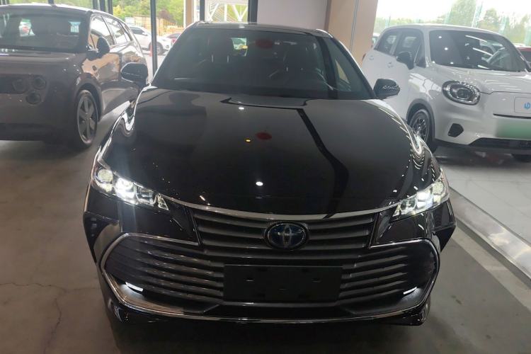 Used Toyota Avalon 2019 Dual-Engine 2.5L Luxury Edition China VI Standard