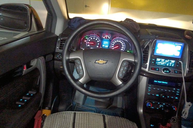 Used Chevrolet Captiva 2015 2.4L 4x4 Flagship Edition 7-Seater
