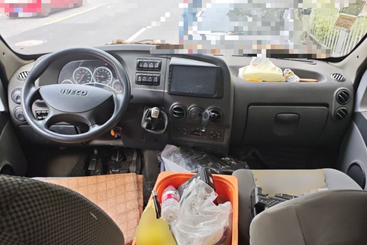 Used Iveco Power Daily 2013 2.8T-A32 Express Version Center Console