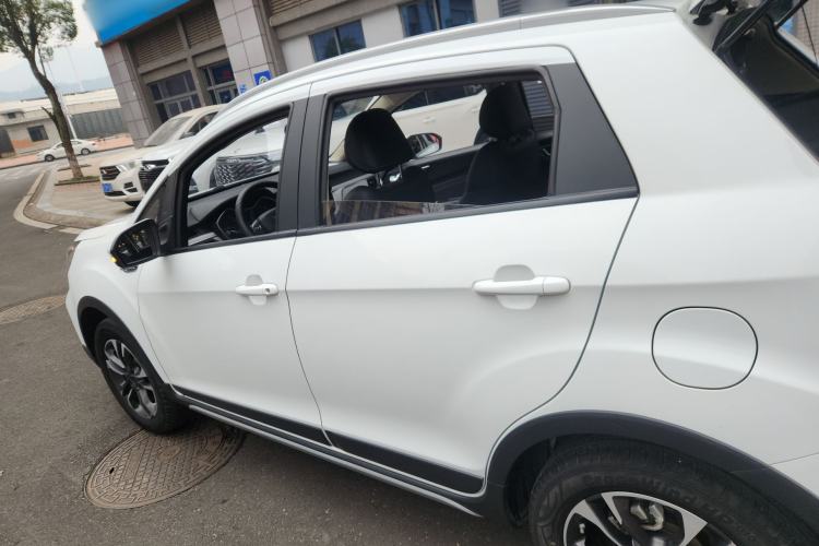 Used Geely Auto Vision X3 2019 Upgraded Model 1.5L Manual Luxury Version