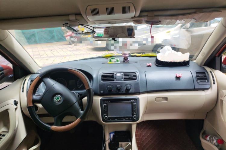 Used Skoda Fabia 2011 1.4L Manual Crystal Edition
