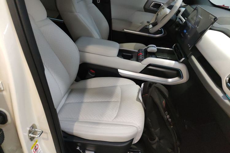 Used Formula Leopard Titanium 3 2025 501 km Range Rear-Wheel Drive Intelligent Driving Max Edition