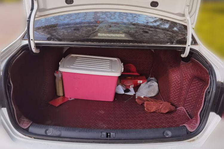 Used Volkswagen Lavida 2013 Revised Classic 1.6L Manual Fashion Edition Trunk