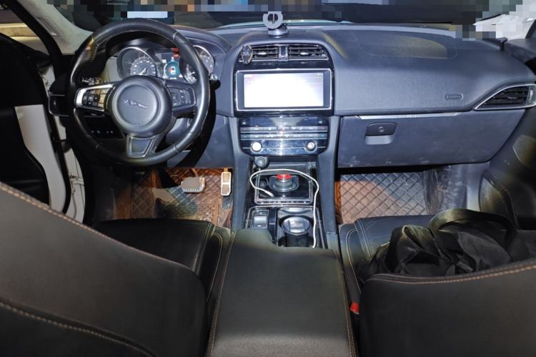 Used Jaguar F-PACE 2019 2.0T Four-Wheel Drive Urban Luxury Edition