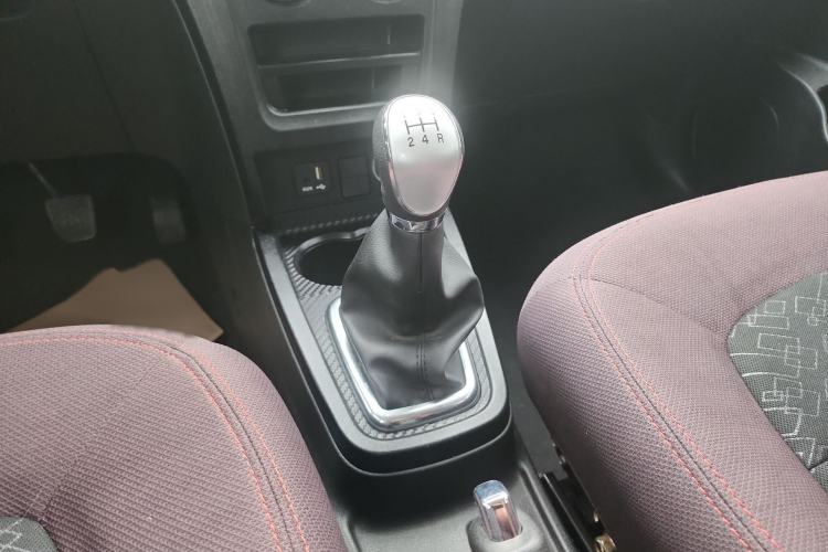 Used FAW Yingzhi G3 2016 1.5L Manual Comfort Edition Gear Lever