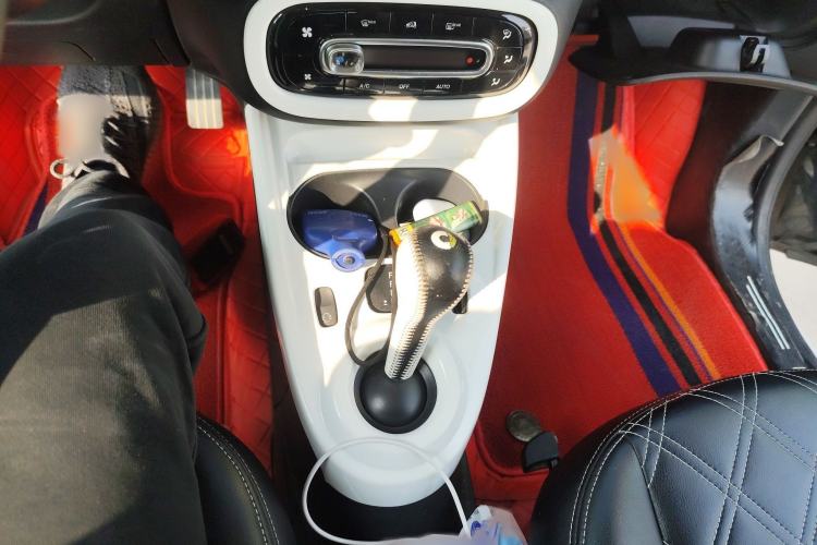 Used smart fortwo 2015 1.0L 52 kW hardtop Dynamic version