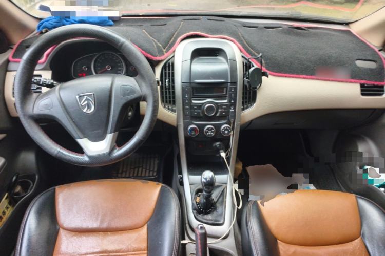 Used Baojun 630 2012 1.8L manual Comfort trim level