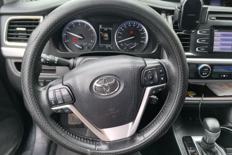 Used Toyota Highlander 2018 2.0T Four-Wheel Drive Luxury Edition 7 Seats China V Emission Standard Steering Wheel