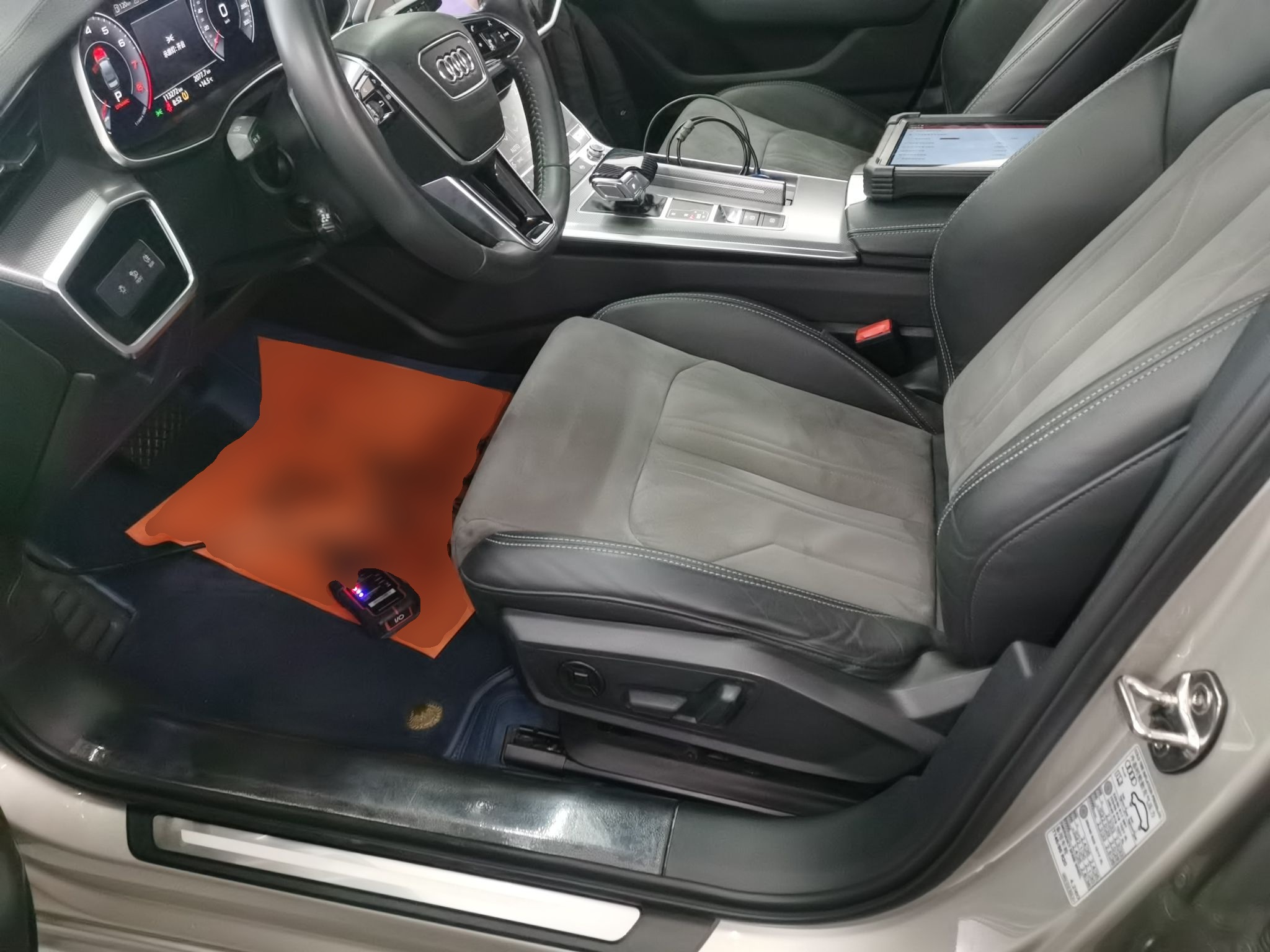 Переднее сиденье в автомобиле