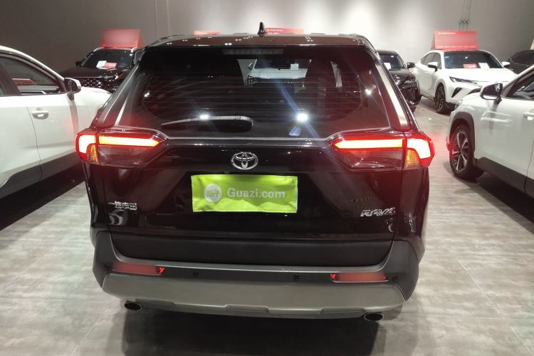 Used Toyota RAV4 2022 2.0L CVT Two-Wheel Drive Fashion Edition