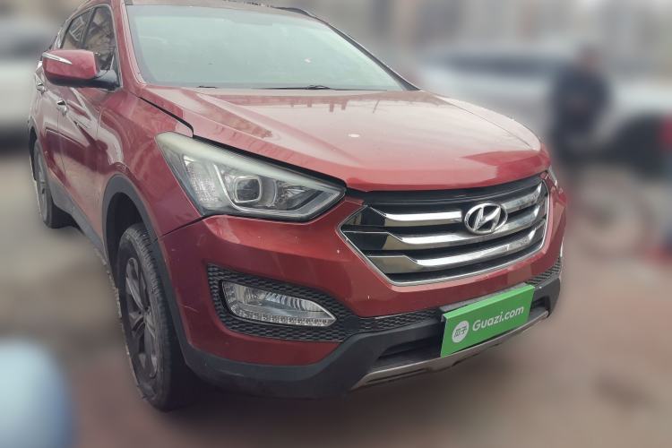 Used Hyundai Santa Fe 2013 Revised Version 2.4L Automatic All-Wheel Drive Smart Type Front Right 45 Deg