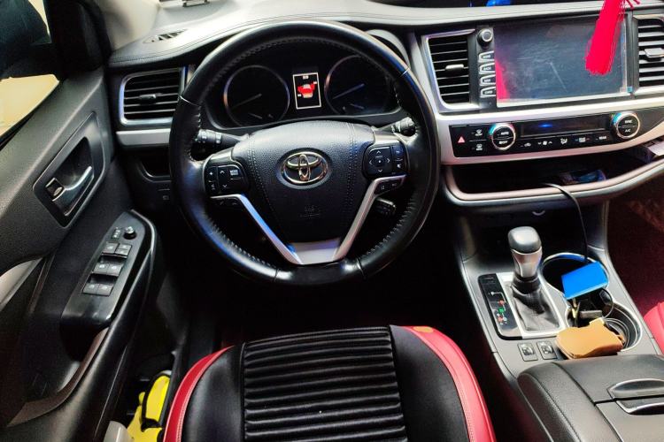 Used Toyota Highlander 2018 2.0T Four-Wheel Drive Luxury Version 7 Seats China VI Standard Steering Wheel