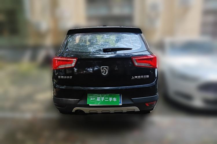 Used Baojun 560 2015 1.8L manual luxury version Rear